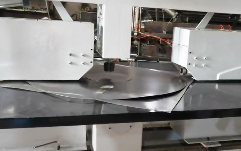 越南定制合作案例，**雙頭剪圓機